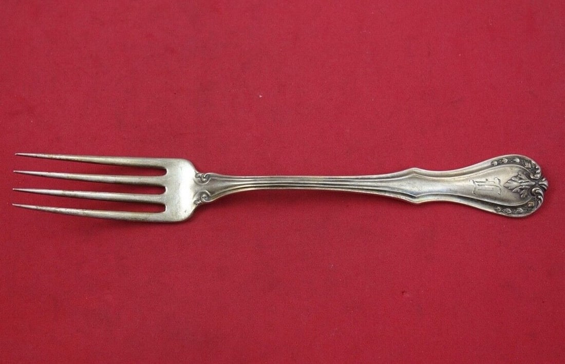 Reed and Barton Devon Sterling Silver Dinner Fork 7 5/8 Inch: Reed and Barton Devon Sterling Silver Dinner Fork 7 5/8 Inch This exquisite dinner fork from the Devon pattern by Reed and Barton is crafted from high-quality sterling silver, measuring 7 5/8 inches i