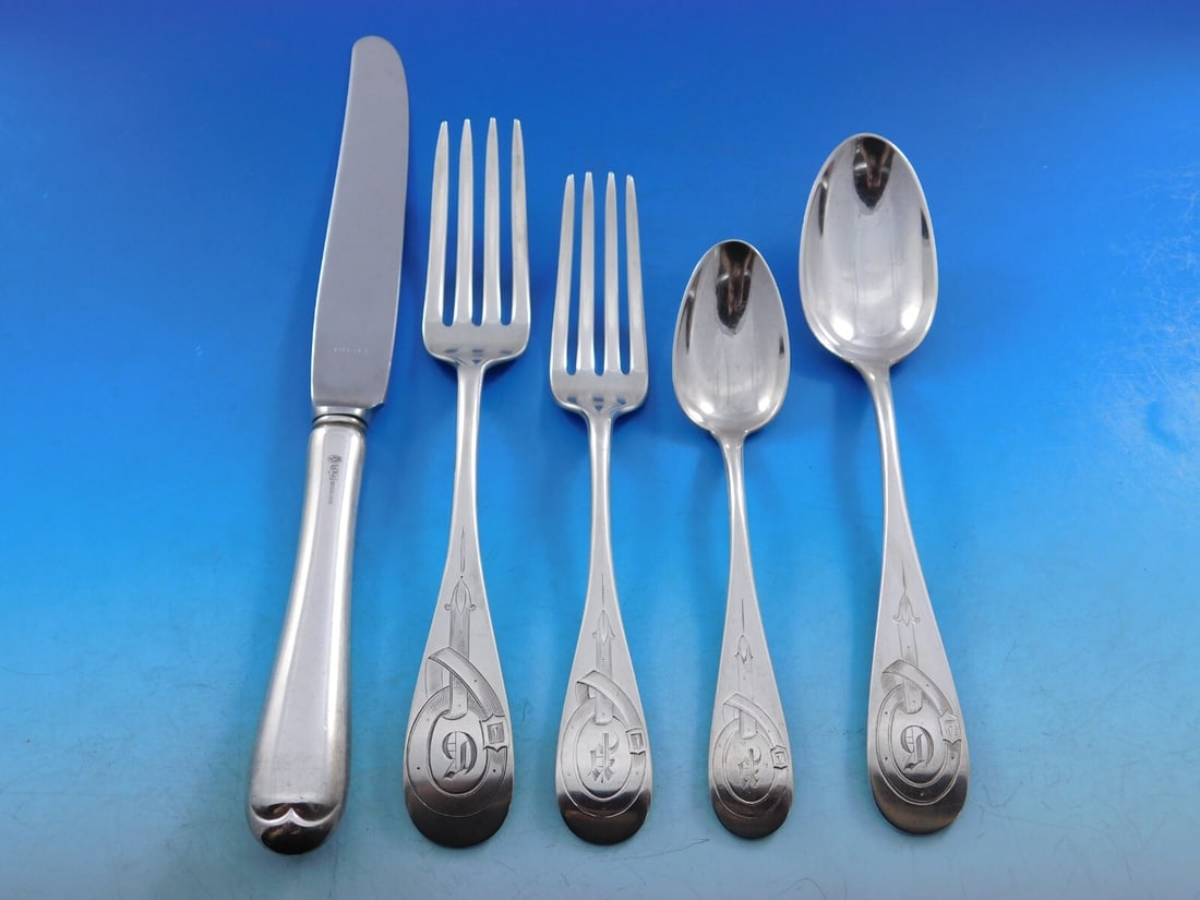 Watson Equestrian Sterling Silver Flatware Set 50pc Horse Stirrup Design: Watson Equestrian Sterling Silver Flatware Set 50pc Horse Stirrup Design Discover the elegance of this extraordinary 50-piece Sterling Silver Flatware Set, featuring a stunning hand-engraved horse sti