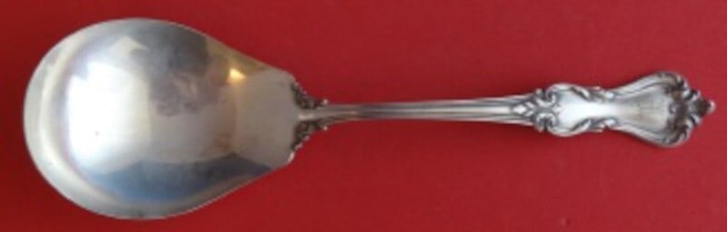 Reed and Barton Marlborough Sterling Silver Berry Spoon 8 Inch: Reed and Barton Marlborough Sterling Silver Berry Spoon 8 Inch This exquisite 8" berry spoon from the Marlborough pattern by Reed and Barton is crafted from high-quality sterling silver. It features a