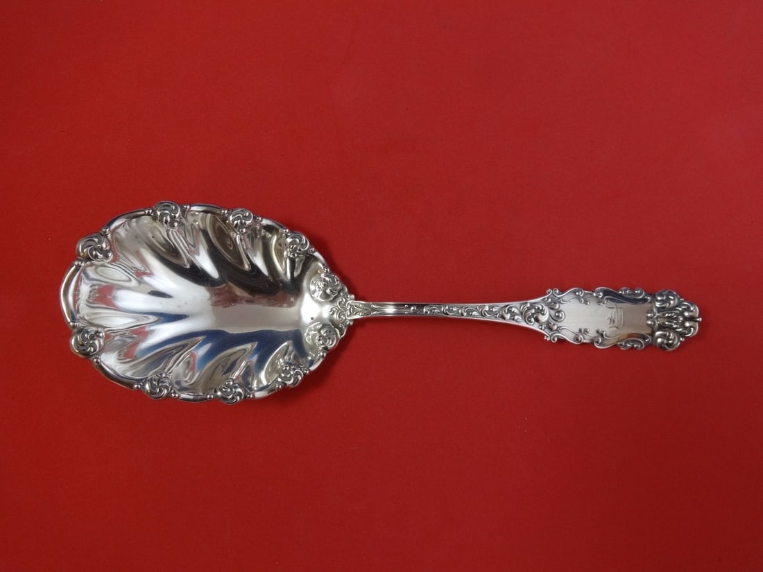 Watson Victoria Old Sterling Silver Fluted Berry Spoon 9 1/4 in: Watson Victoria Old Sterling Silver Fluted Berry Spoon 9 1/4 in This exquisite serving spoon is a Sterling Silver Berry Spoon in the elegant Victoria Old pattern by Watson. Measuring 9 1/4 inches, it
