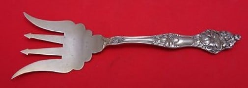 Baker-Manchester Landers Number 2 Sterling Silver Sardine Fork 5 1/4": Baker-Manchester Landers Number 2 Sterling Silver Sardine Fork 5 1/4" This exquisite sardine fork is a fine example of the craftsmanship by Baker-Manchester, featuring the elegant Landers Number 2 pat