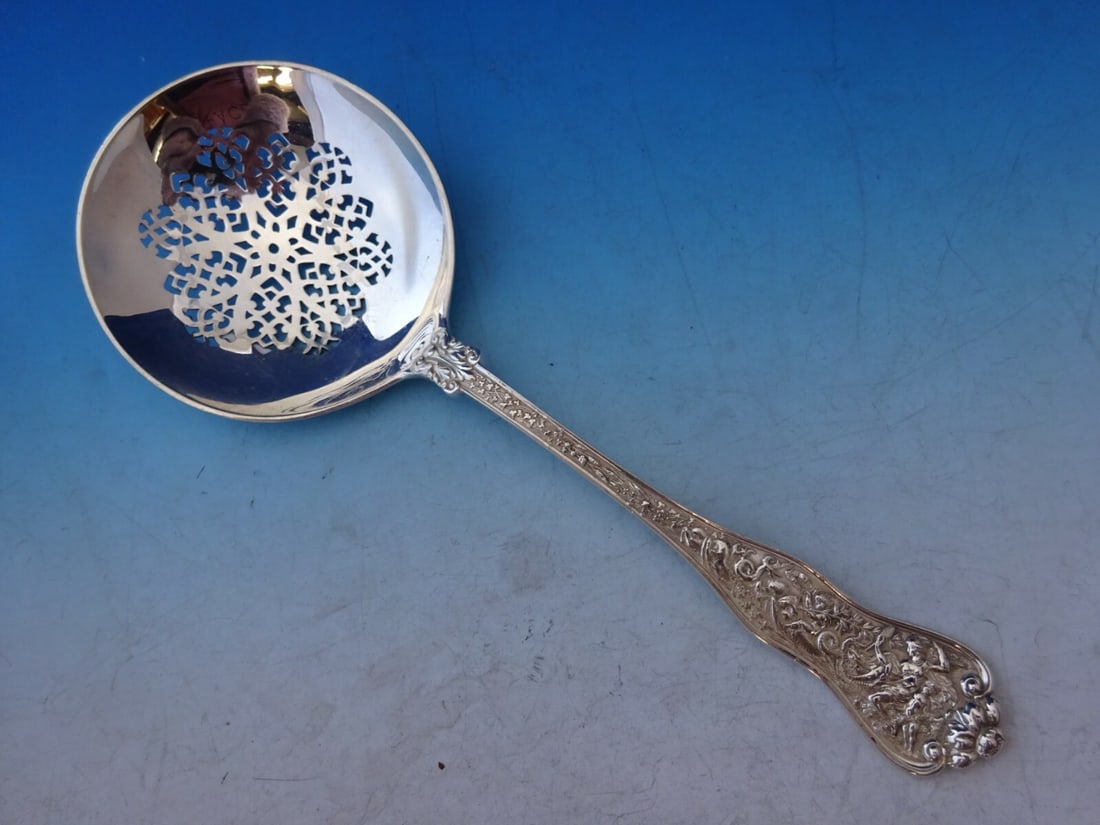 Tiffany & Co Olympian Sterling Silver Spoon 9 Snowflake Design: Tiffany & Co Olympian Sterling Silver Spoon 9 Snowflake Design This exquisite 9" serving spoon is from the Olympian pattern by Tiffany & Co., crafted from high-quality sterling silver. Featuring a del