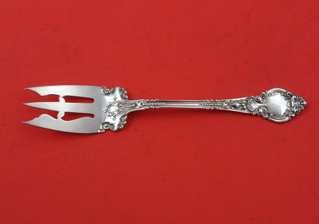 Wendell Athenia Sterling Silver 3-Tine Pastry Fork 5 5/8 Inches: Wendell Athenia Sterling Silver 3-Tine Pastry Fork 5 5/8 Inches This exquisite pastry fork features the elegant Athenia pattern by Wendell, crafted from high-quality sterling silver. With a length of