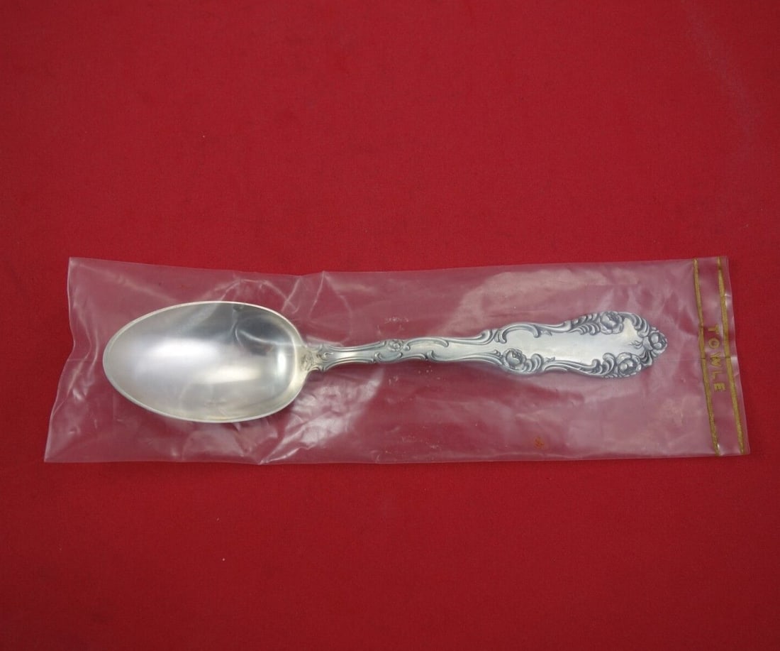 Towle Old English Sterling Silver 7 Inch Soup Spoon: Towle Old English Sterling Silver 7 Inch Soup Spoon This exquisite Old English Towle Sterling Silver Place Soup Spoon measures 7 inches and showcases the timeless elegance of the Old English pattern.