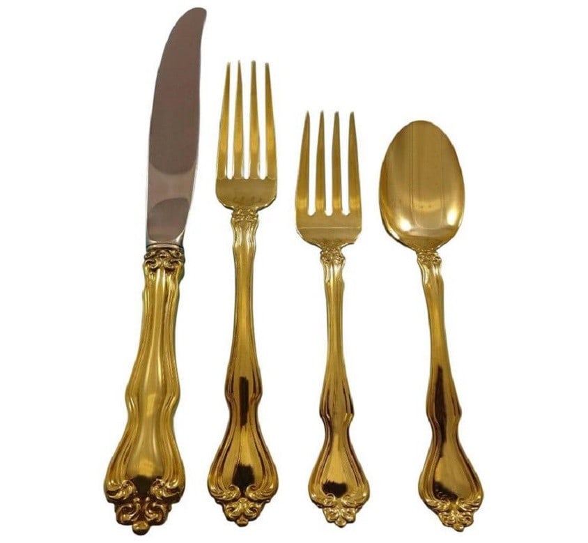 Westmorland George & Martha Sterling Silver Flatware Set for 8 Vermeil 32-Piece: Westmorland George & Martha Sterling Silver Flatware Set for 8 Vermeil 32-Piece This exquisite flatware service for eight features the George & Martha Washington pattern by Westmorland, crafted in hig