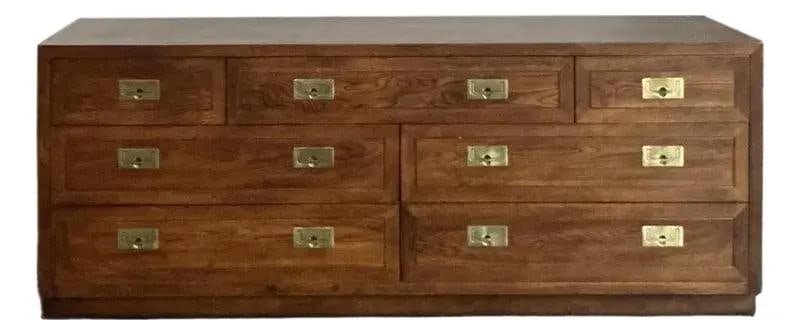 Mid-Century Vintage Henredon Campaign Dresser with Brass Hardware: Mid-Century Vintage Henredon Campaign Dresser with Brass Hardware Embrace the timeless charm of this vintage Henredon campaign dresser, a stunning example of Mid-Century Modern design that pays homage