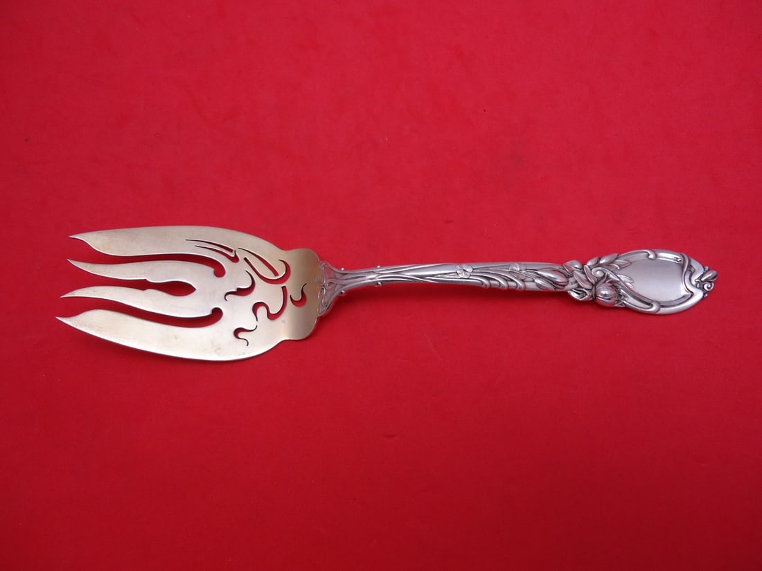 Reed & Barton La Parisienne Sterling Silver Gold-Washed Cold Meat Fork 8": Reed & Barton La Parisienne Sterling Silver Gold-Washed Cold Meat Fork 8" This exquisite cold meat fork, crafted by Reed & Barton, features the elegant La Parisienne pattern. Made from quality sterlin
