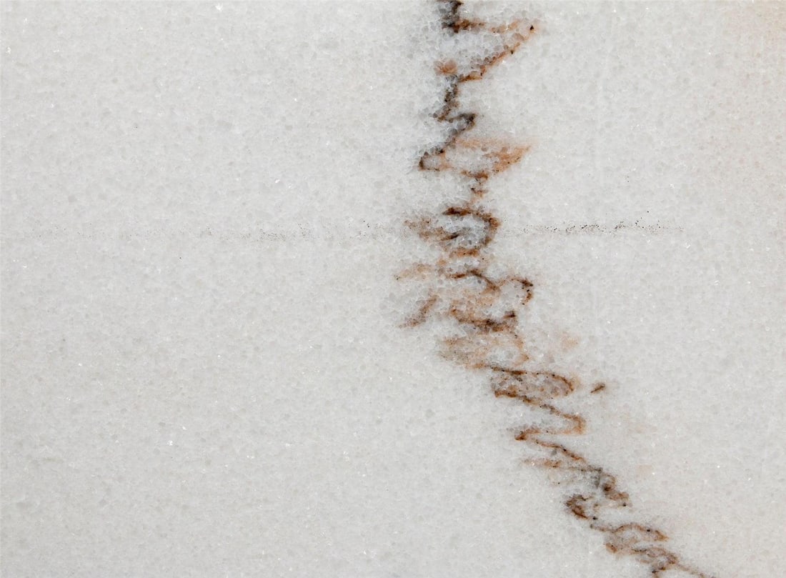 Noir Aero White Marble Side Table 30H 17.5W 8D: Noir Aero White Marble Side Table 30H 17.5W 8D This exquisite Traditional White Marble Side Table brings an elegant touch to any space. Crafted from high-quality marble with a sleek metal finish, this