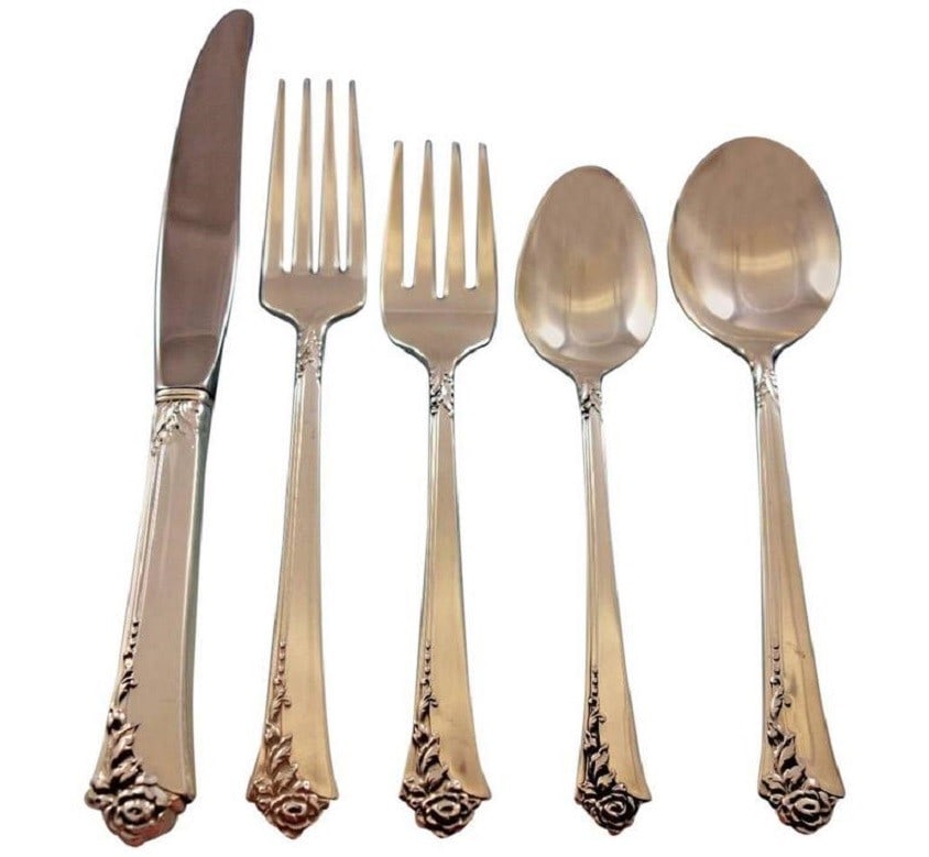Oneida Damask Rose Sterling Silver Flatware Set 40 Pieces for 8 with Storage Chest: Oneida Damask Rose Sterling Silver Flatware Set 40 Pieces for 8 with Storage Chest Elevate your dining experience with the Damask Rose Sterling Silver Flatware Set by Oneida, designed to serve 8 peopl