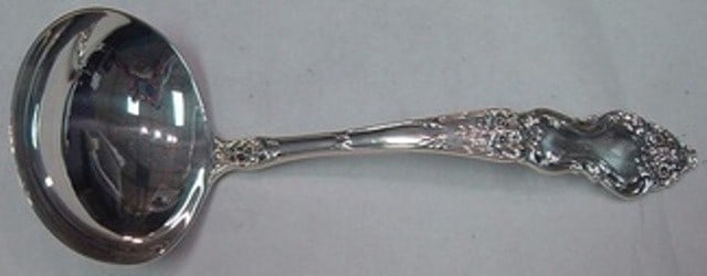 Wallace Meadow Rose Sterling Silver Gravy Ladle 6 Inch: Wallace Meadow Rose Sterling Silver Gravy Ladle 6 Inch This exquisite Meadow Rose gravy ladle by Wallace is crafted from sterling silver, showcasing the elegant Meadow Rose pattern. Measuring 6 inches