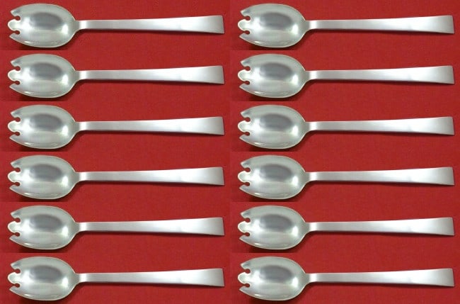 International Sterling Silver Continental Ice Cream Forks Custom Set of 12: International Sterling Silver Continental Ice Cream Forks Custom Set of 12 This exquisite 12-piece set of ice cream dessert forks is crafted from high-quality sterling silver, featuring the elegant Co