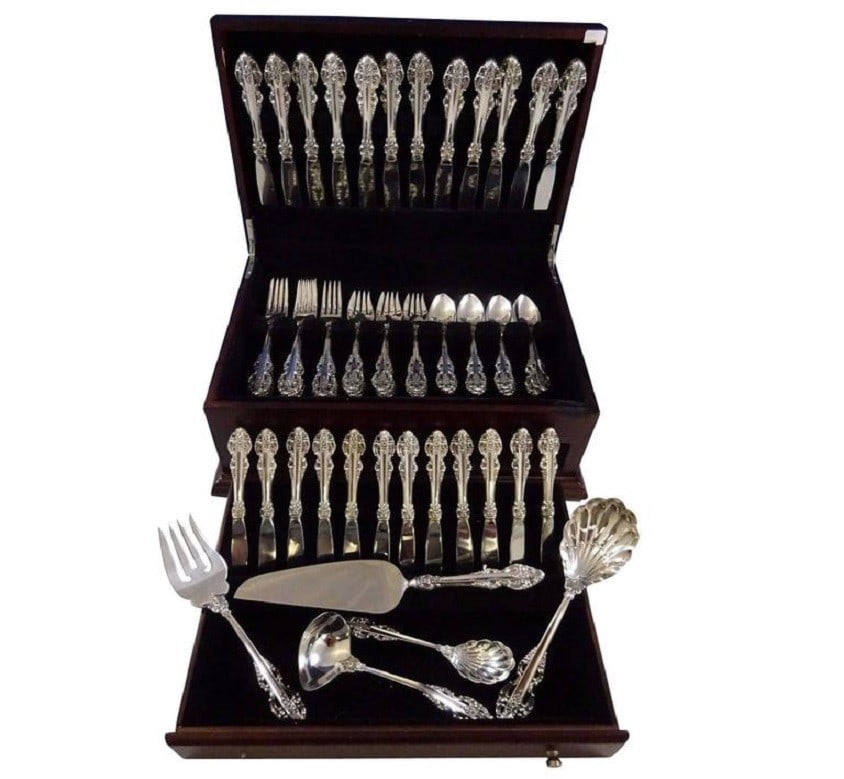 Reed & Barton El Greco Sterling Silver Flatware Set 65 Pcs for 12: Reed & Barton El Greco Sterling Silver Flatware Set 65 Pcs for 12 This exquisite El Greco flatware set by Reed & Barton offers a stunning sterling silver service for 12, consisting of 65 pieces. The e