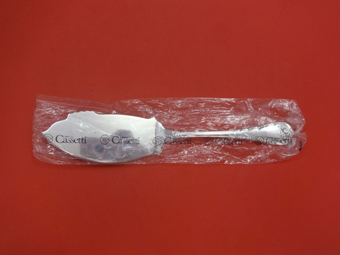 Cassetti Fleuri Sterling Silver Fish Server 10.5" New in Sleeve: Cassetti Fleuri Sterling Silver Fish Server 10.5" New in Sleeve This exquisite fish server from the Fleuri pattern by Cassetti is crafted entirely from sterling silver, ensuring both beauty and durabi