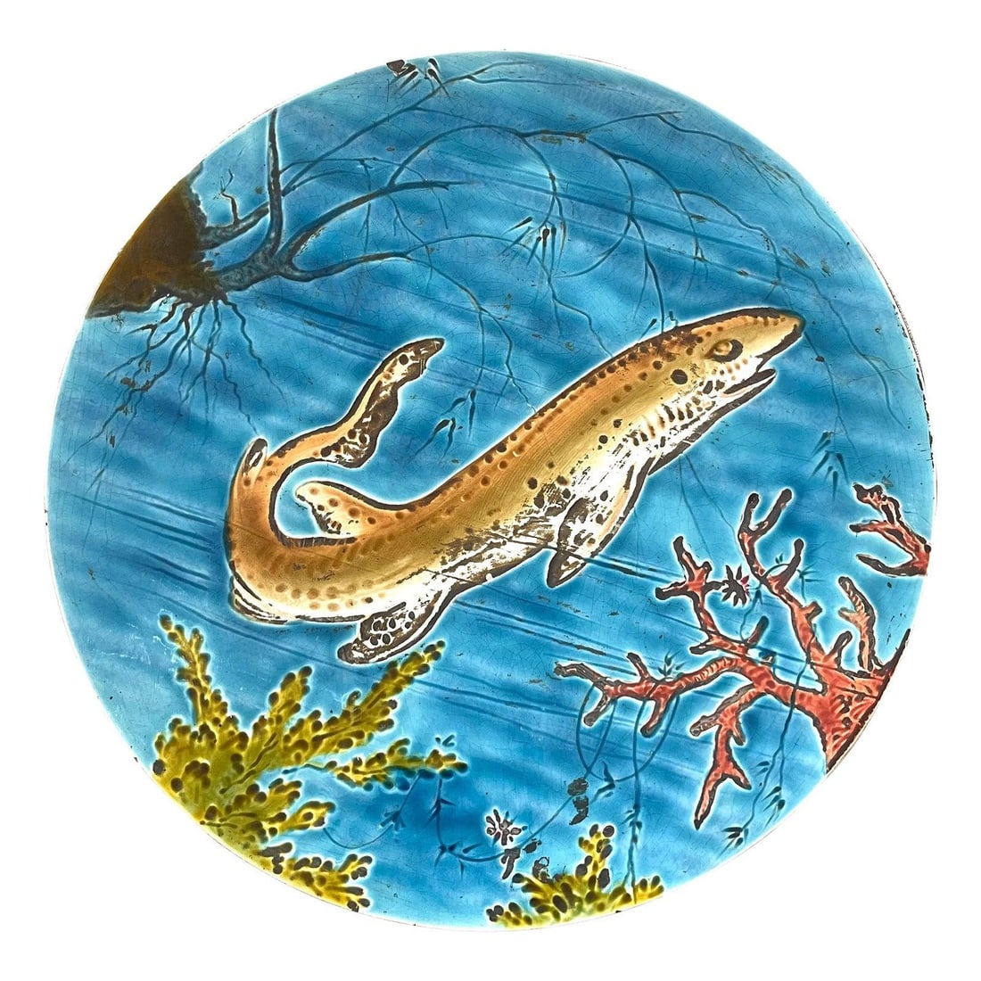19th Century Schutz Cilli Majolica Faience Plate Marine Life: 19th Century Schutz Cilli Majolica Faience Plate Marine Life This exquisite Majolica plate showcases a captivating marine life scene, crafted by Schutz Cilli in the late 19th century. Characterized by