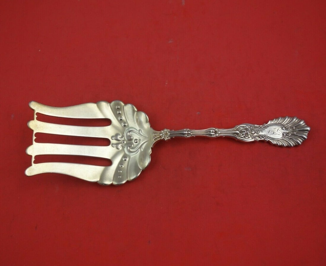 Whiting Radiant Sterling Silver Gold Washed Asparagus Fork 4-Tine 9 1/4": Whiting Radiant Sterling Silver Gold Washed Asparagus Fork 4-Tine 9 1/4" This elegant Asparagus Fork from the Radiant pattern by Whiting features a gold-washed finish and is crafted from sterling silv