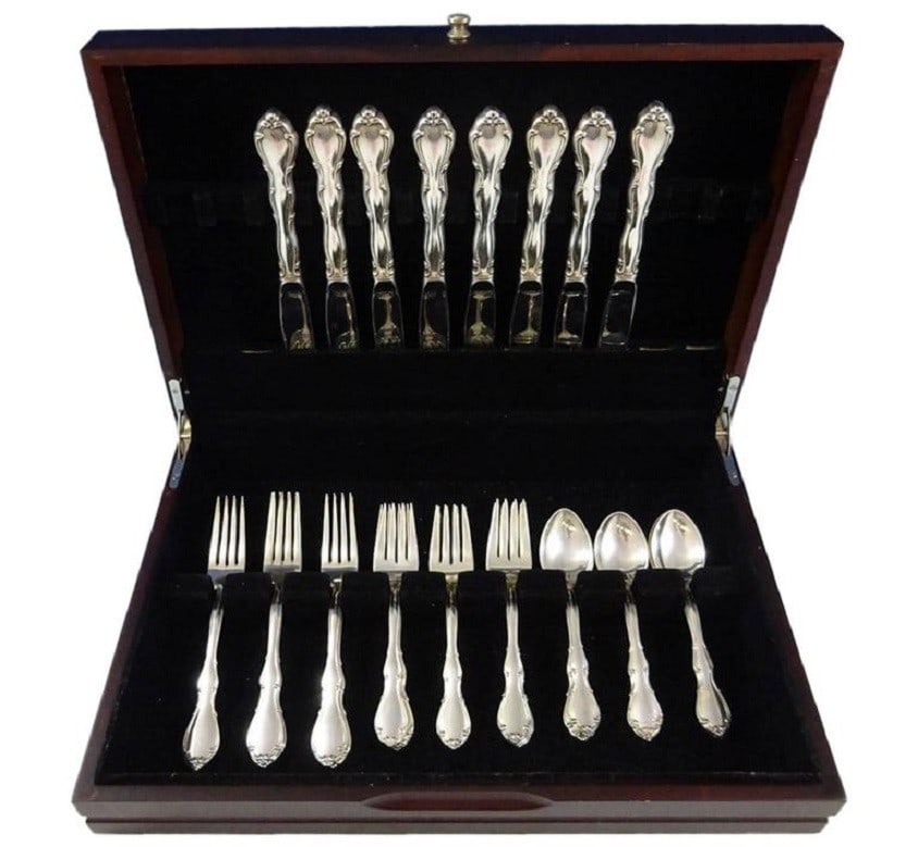Towle Fontana Sterling Silver Flatware Set for 8, 32 Pieces with Storage Chest: Towle Fontana Sterling Silver Flatware Set for 8, 32 Pieces with Storage Chest Enhance your dining experience with the Fontana by Towle Sterling Silver Flatware Set. This exquisite 32-piece set, craft