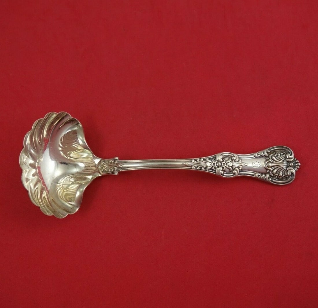 Tiffany & Co English King Sterling Silver Gravy Ladle 7 1/4 Shell Bowl: Tiffany & Co English King Sterling Silver Gravy Ladle 7 1/4 Shell Bowl This exquisite gravy ladle features the renowned English King pattern by Tiffany & Co. Crafted from high-quality sterling silver,