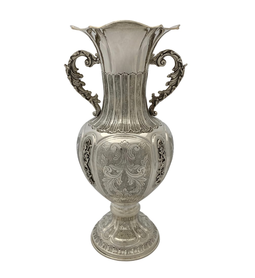 Large 925 Sterling Silver Handmade Ornate Flower Vase: Large 925 Sterling Silver Handmade Ornate Flower Vase This exquisite large flower vase is crafted from 925 sterling silver, showcasing a stunning handmade leaf applique swirl chased design. The vase f
