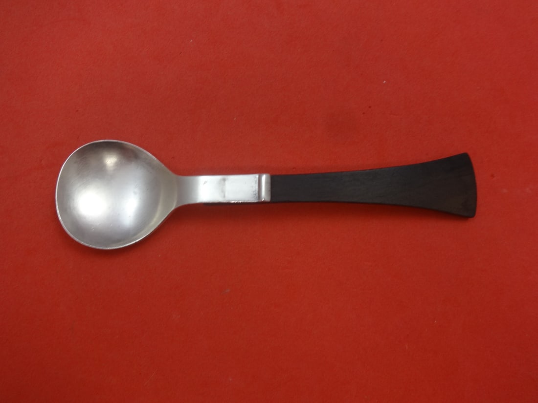 Relda Town & Country Sterling Silver Sugar Spoon 6 5/8 Inches: Relda Town & Country Sterling Silver Sugar Spoon 6 5/8 Inches This exquisite serving spoon features the elegant 'Town & Country' pattern by Relda, crafted from high-quality sterling silver. This sugar