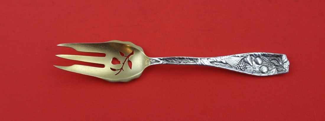 Towle Pomona Sterling Silver 3-Tine Pastry Fork Gold Washed 6 Inch: Towle Pomona Sterling Silver 3-Tine Pastry Fork Gold Washed 6 Inch Discover the elegance of the Pomona pattern with this exquisite sterling silver pastry fork by Towle. Featuring a 3-tine pierced desi