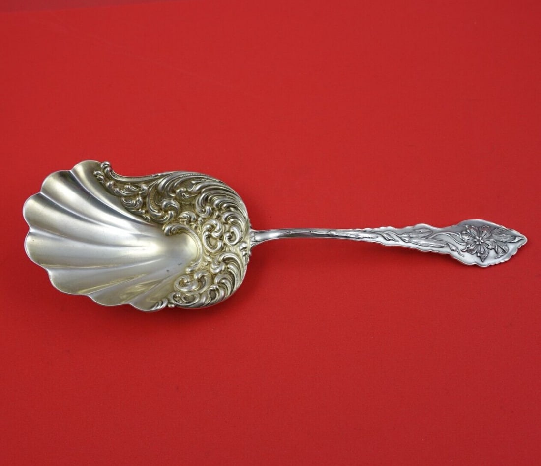 Unger Narcissus Sterling Silver 9 Inch Cracker Scoop Serving Piece: Unger Narcissus Sterling Silver 9 Inch Cracker Scoop Serving Piece This exquisite 9" cracker scoop from the Narcissus pattern by Unger is crafted from high-quality sterling silver, making it a perfect