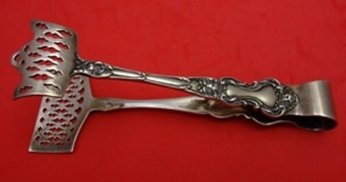 Wallace Meadow Rose Sterling Silver Toast Tong 5 3/4 Vintage Serving Piece: Wallace Meadow Rose Sterling Silver Toast Tong 5 3/4 Vintage Serving Piece Elevate your serving experience with the Meadow Rose Toast Tong by Wallace. This exquisite piece, crafted from sterling silve