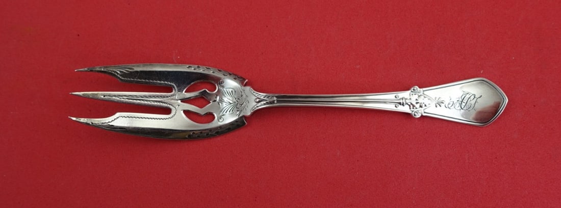 Gorham Swiss Sterling Silver 3-Tine Pastry Fork with Butterfly Design: Gorham Swiss Sterling Silver 3-Tine Pastry Fork with Butterfly Design Elevate your dining experience with this exquisite Swiss by Gorham Sterling Silver Pastry Fork. Featuring a 3-tine design and a be