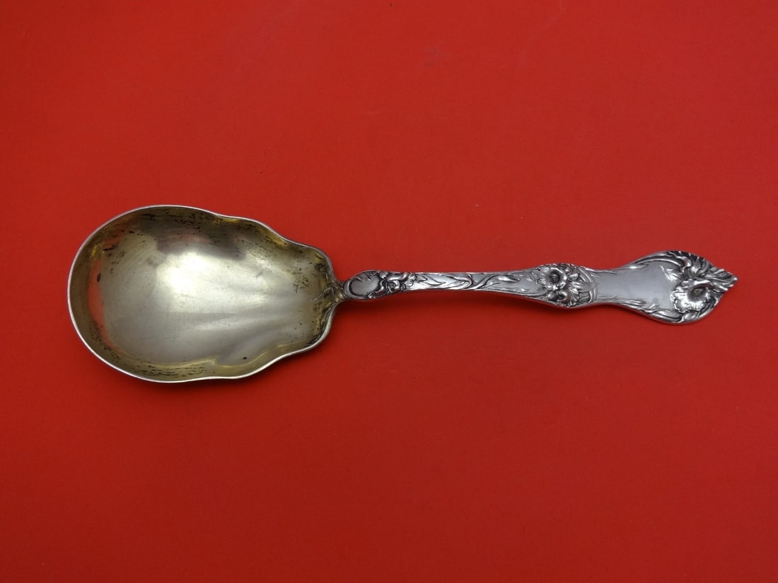 Reed and Barton Les Cinq Fleurs Sterling Silver Berry Spoon 9 1/8 Inch Gold-Washed: Reed and Barton Les Cinq Fleurs Sterling Silver Berry Spoon 9 1/8 Inch Gold-Washed This elegant serving spoon features the exquisite Les Cinq Fleurs pattern by Reed & Barton, crafted from high-quality