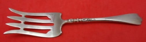 Lunt Sterling Silver Nellie Custis 7 Inch Cold Meat Fork: Lunt Sterling Silver Nellie Custis 7 Inch Cold Meat Fork This exquisite cold meat fork is crafted from sterling silver and features the elegant Nellie Custis pattern by Lunt. Measuring 7 inches in len