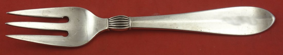 Jens Andersen Baronesse Sterling Silver Salad Fork 3-Tine 6 Inch: Jens Andersen Baronesse Sterling Silver Salad Fork 3-Tine 6 Inch Experience the elegance of Scandinavian design with the Baronesse salad fork by Jens Andersen. This exquisite piece features a classic