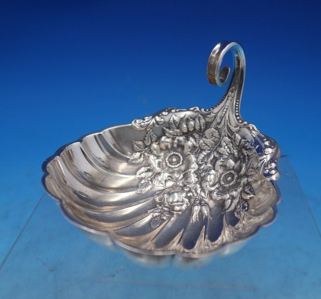 Rare Reed and Barton La Marquise Sterling Silver Shell Candy Dish: Rare Reed and Barton La Marquise Sterling Silver Shell Candy Dish Discover the exquisite La Marquise candy dish by Reed and Barton, a stunning piece crafted from sterling silver. This rare dish featur