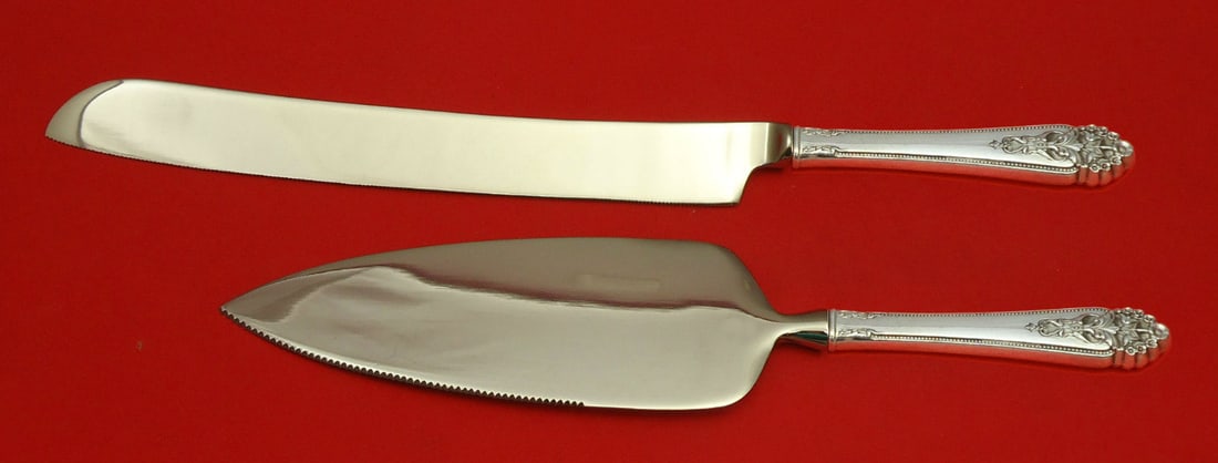 International Sterling Silver Queen's Lace Wedding Cake Set 2pc: International Sterling Silver Queen's Lace Wedding Cake Set 2pc Elevate your wedding celebrations with this exquisite two-piece wedding cake set from International Sterling, featuring the elegant Quee