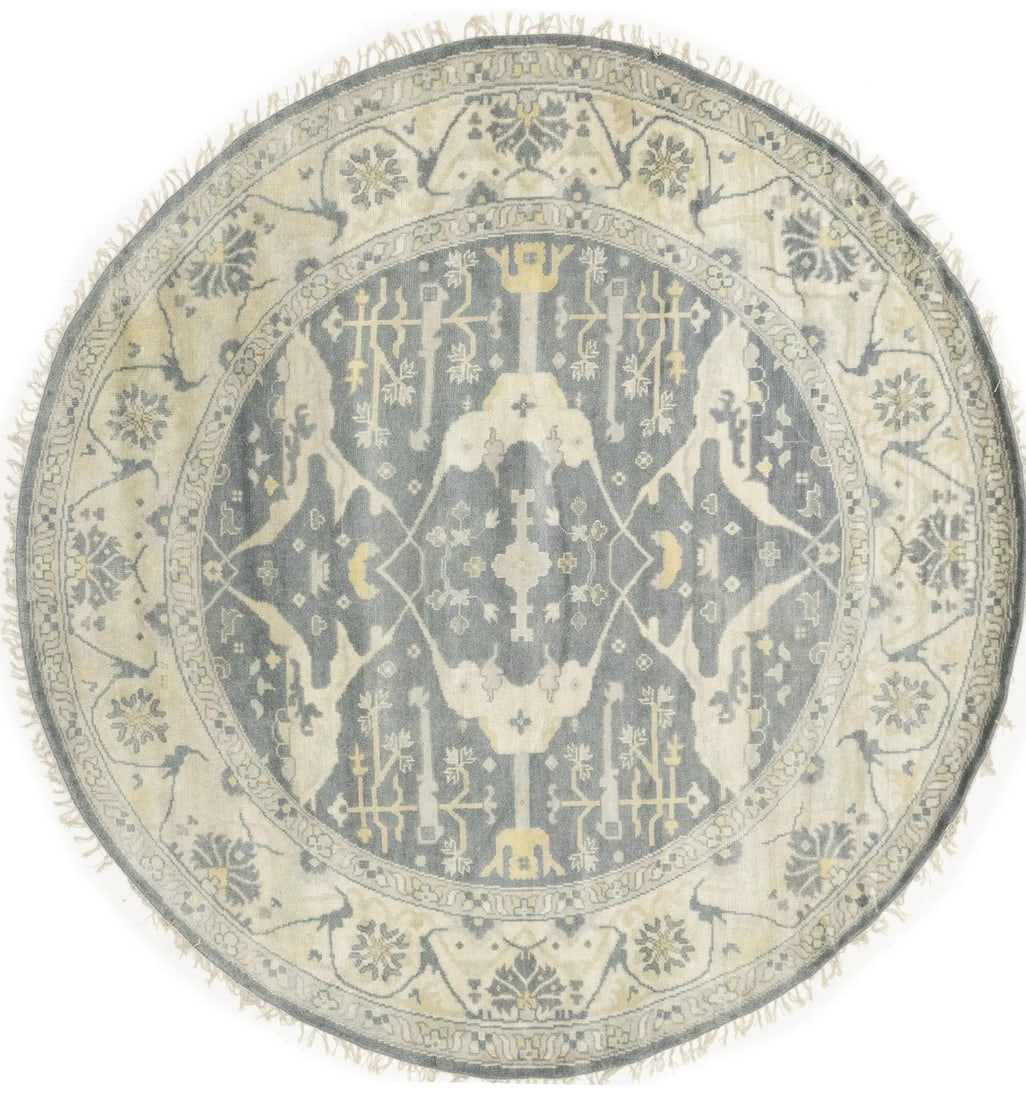 Hand-Knotted Floral Gray Oushak Round Rug 9 ft Wool Modern Decor: Hand-Knotted Floral Gray Oushak Round Rug 9 ft Wool Modern Decor Enhance your home decor with this exquisite hand-knotted round Oushak rug, measuring 8'10" in diameter. Crafted in India, this rug feat