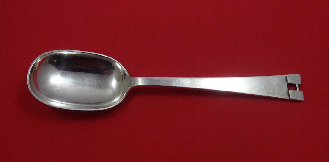 Allan Adler Hammered Sterling Silver Place Soup Spoon 6.75in Flatware: Allan Adler Hammered Sterling Silver Place Soup Spoon 6.75in Flatware This exquisite Allan Adler place soup spoon features a beautiful hammered design, crafted from high-quality sterling silver. Measu