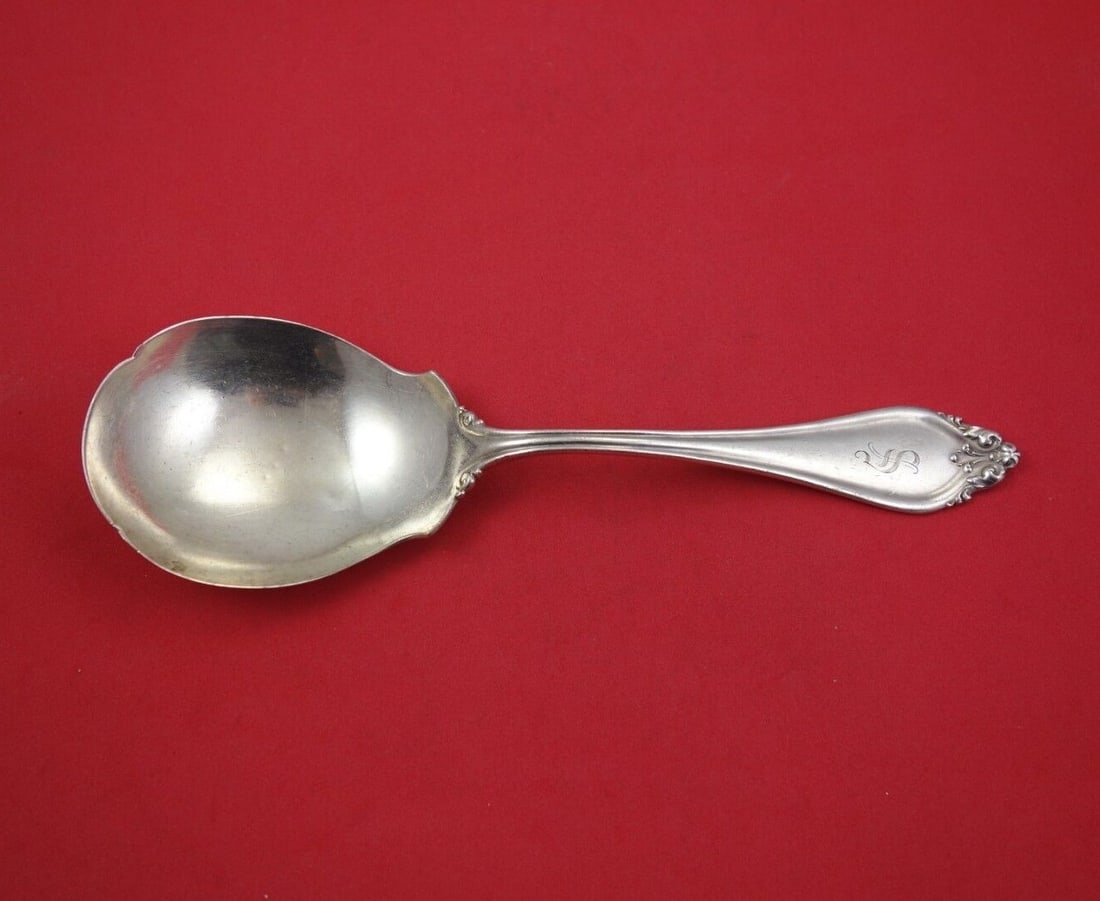 Reed & Barton La Perle Sterling Silver Berry Spoon 9 Inch: Reed & Barton La Perle Sterling Silver Berry Spoon 9 Inch This exquisite La Perle berry spoon by Reed and Barton is crafted from high-quality sterling silver, showcasing the timeless elegance of the L