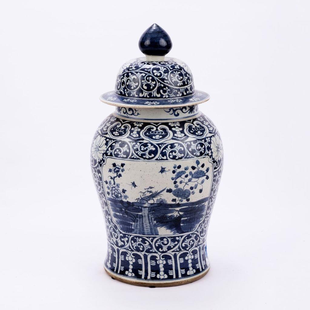 Handmade Dynastic Blue Temple Jar Asian Antique Style: Handmade Dynastic Blue Temple Jar Asian Antique Style Discover the beauty of this Handmade Dynastic Blue Temple Jar, a stunning addition to any decor. Crafted with care, this medium-sized jar features
