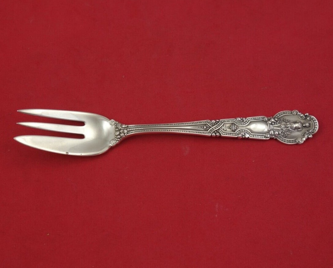 Tiffany & Co. Renaissance Sterling Silver Caviar Fork 5 5/8": Tiffany & Co. Renaissance Sterling Silver Caviar Fork 5 5/8" Experience timeless elegance with this Renaissance caviar fork by Tiffany & Co. Crafted from high-quality sterling silver, this 5 5/8" fork