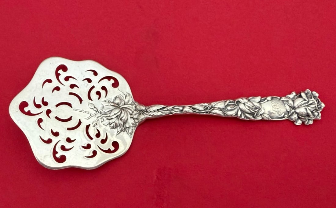Sterling Silver 6.375 Inch Cucumber Server in Bridal Rose Pattern by Alvin: Sterling Silver 6.375 Inch Cucumber Server in Bridal Rose Pattern by Alvin This is a sterling silver cucumber server in the Bridal Rose pattern by Alvin. Featuring a detailed floral design, this servi