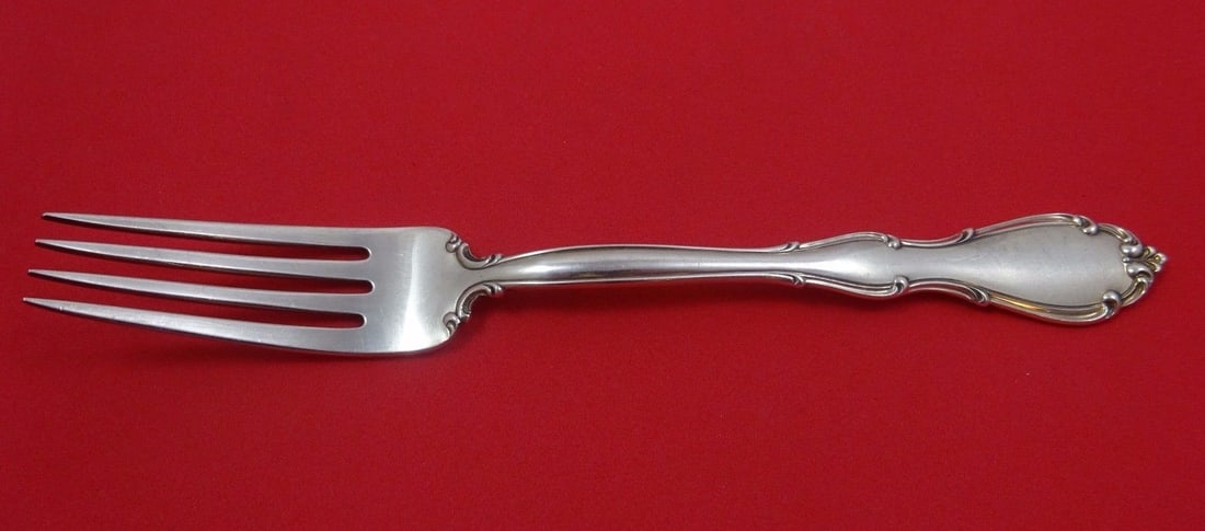 Towle Fontana Sterling Silver Dinner Fork 7 3/4 inches Elegant Design: Towle Fontana Sterling Silver Dinner Fork 7 3/4 inches Elegant Design Elevate your dining experience with the Fontana Sterling Silver Dinner Fork from Towle. This exquisite fork, measuring 7 3/4 inche