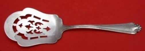 Reed & Barton Saint George Sterling Silver Tomato Server 8 1/4": Reed & Barton Saint George Sterling Silver Tomato Server 8 1/4" This exquisite tomato server from the Saint George pattern by Reed & Barton is crafted from high-quality sterling silver. Measuring 8 1/