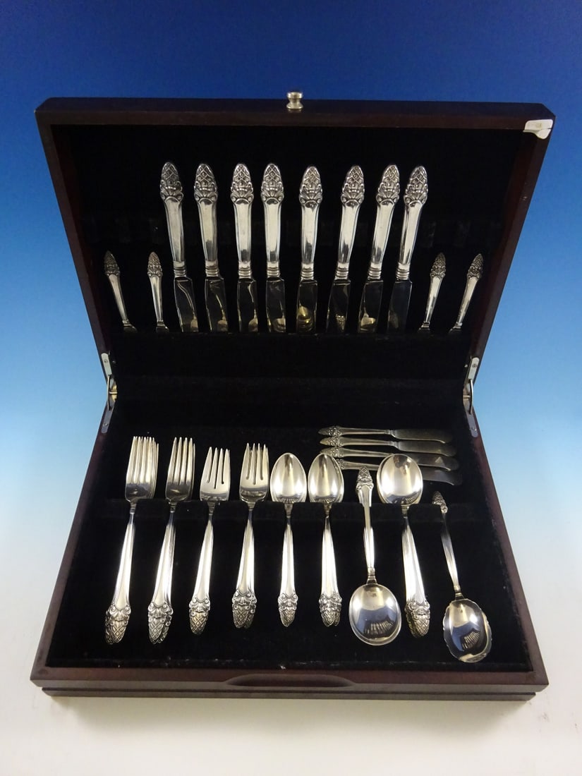 Gorham Sovereign Old Sterling Silver Flatware Set 49 Pieces for 8: Gorham Sovereign Old Sterling Silver Flatware Set 49 Pieces for 8 Enhance your dining experience with the Sovereign Old flatware set by Gorham, crafted from high-quality sterling silver. This exquisit
