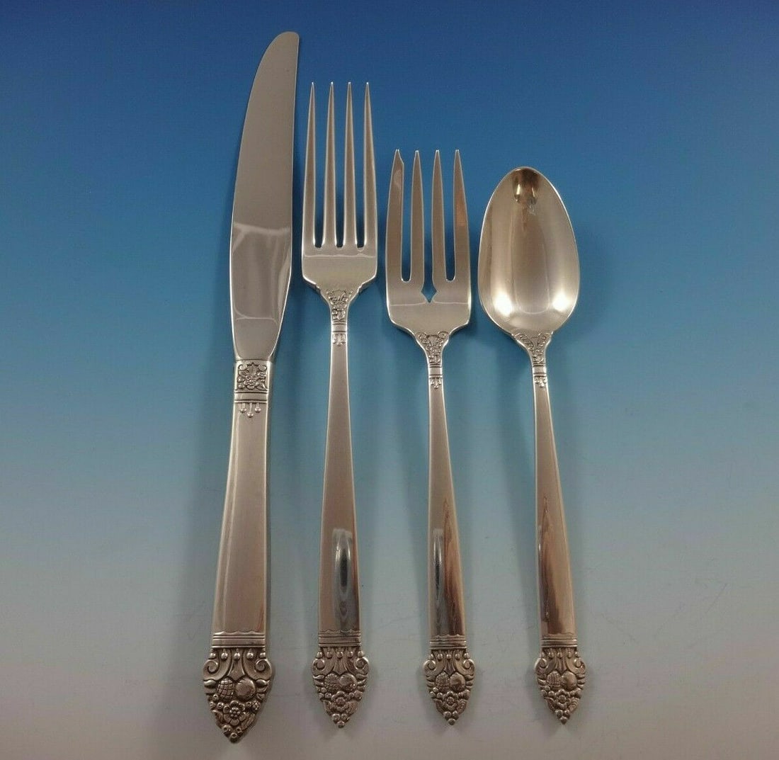 Oneida King Cedric Sterling Silver 4-Piece Place Setting: Oneida King Cedric Sterling Silver 4-Piece Place Setting Introducing the exquisite King Cedric place setting by Oneida, crafted from high-quality sterling silver. This 4-piece setting includes a regul