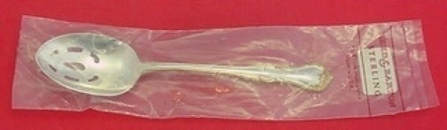 Reed & Barton Rose Cascade Gold Sterling Silver Slotted Spoon 8.5" New: Reed & Barton Rose Cascade Gold Sterling Silver Slotted Spoon 8.5" New Discover the elegance of the Rose Cascade gold pattern with this exquisite slotted serving spoon by Reed & Barton. Crafted from h