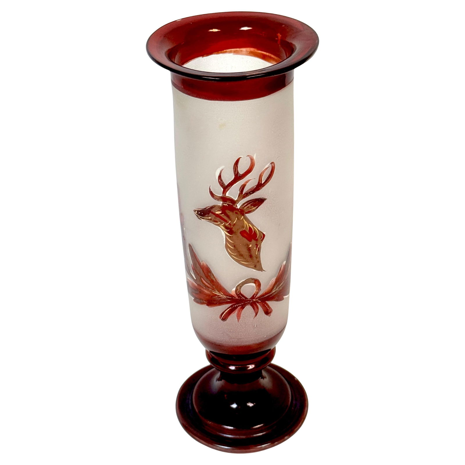 19th Century Red Bohemian Stag Hunt Motif Trumpet Vase Austria: 19th Century Red Bohemian Stag Hunt Motif Trumpet Vase Austria This exquisite 19th-century Red Bohemian Trumpet Vase, crafted in Austria circa 1890, showcases the artistry of Bohemian glassmaking. Sta
