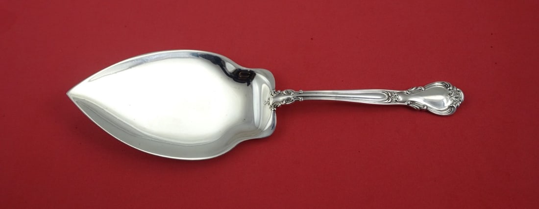 Gorham Chantilly Sterling Silver Pie Server 9 1/4 Inch: Gorham Chantilly Sterling Silver Pie Server 9 1/4 Inch This exquisite pie server, crafted by Gorham, features the elegant Chantilly pattern and is made of high-quality sterling silver. With a flat han