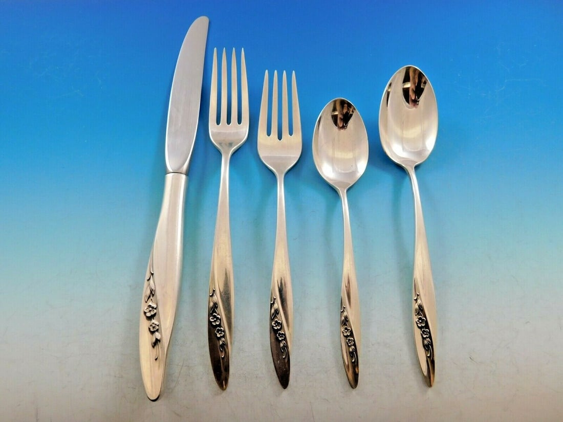 Gorham Blithe Spirit Sterling Silver Flatware Set for 12 60 Pieces with Storage Chest: Gorham Blithe Spirit Sterling Silver Flatware Set for 12 60 Pieces with Storage Chest Enhance your dining experience with the exquisite Blithe Spirit flatware set by Gorham. This stunning collection,