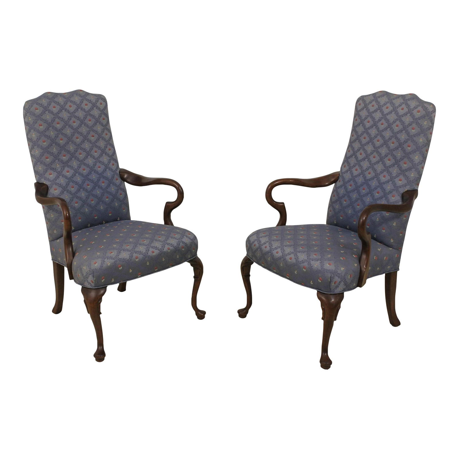 Elegant Pair of Fairington Queen Anne Cherry Armchairs: Elegant Pair of Fairington Queen Anne Cherry Armchairs This exquisite pair of Fairington Queen Anne open armchairs features a classic design with beautiful cherry wood legs and pad feet, complemented