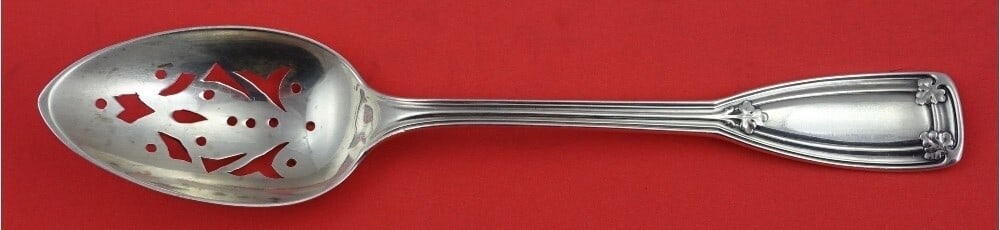 Tiffany and Co Saint Dunstan Sterling Silver Serving Spoon 8 3/8 Inches: Tiffany and Co Saint Dunstan Sterling Silver Serving Spoon 8 3/8 Inches This exquisite serving spoon from Tiffany and Co. features the elegant Saint Dunstan pattern, showcasing the renowned craftsmans