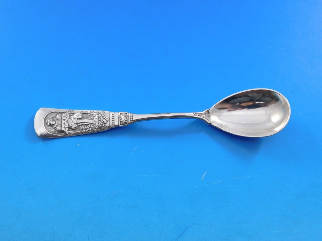 Gorham Fontainebleau Sterling Silver Egg Spoon 4.75 Multi-Motif Monogrammed: Gorham Fontainebleau Sterling Silver Egg Spoon 4.75 Multi-Motif Monogrammed This exquisite egg spoon from the Fontainebleau pattern by Gorham is crafted from high-quality sterling silver, making it a