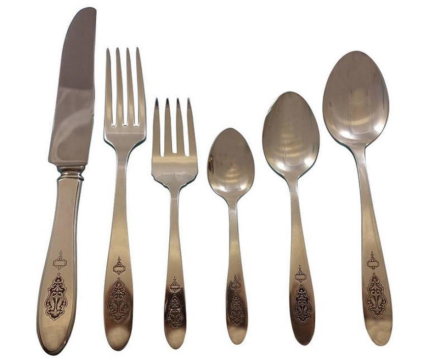Community Bird of Paradise Silverplate Flatware Set 80 Pieces for 12: Community Bird of Paradise Silverplate Flatware Set 80 Pieces for 12 This exquisite Bird of Paradise flatware set by Community Silverplate is perfect for entertaining. Crafted between 1900 and 1940, t